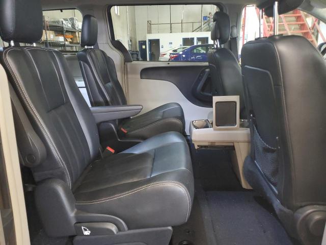 2C4RC1BG7GR302643 - 2016 CHRYSLER TOWN & COU TOURING TAN photo 11