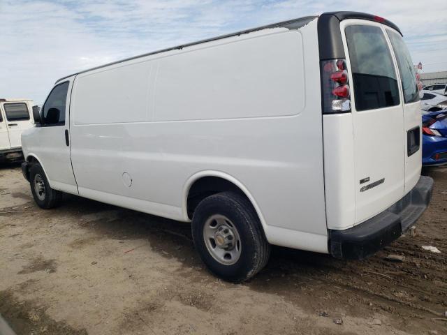 1GC2GUBG8A1111462 - 2010 CHEVROLET EXPRESS G3 WHITE photo 2