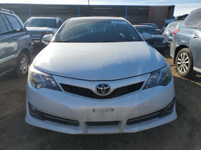 4T1BF1FK5EU466136 - 2014 TOYOTA CAMRY L WHITE photo 5