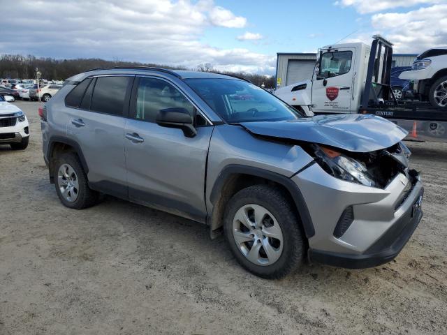 2T3F1RFV4KW003061 - 2019 TOYOTA RAV4 LE SILVER photo 4