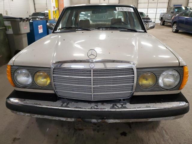 WDBAB23A1DB403055 - 1983 MERCEDES-BENZ 240 D CREAM photo 5