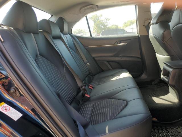 4T1B11HK3JU619988 - 2018 TOYOTA CAMRY L TEAL photo 10