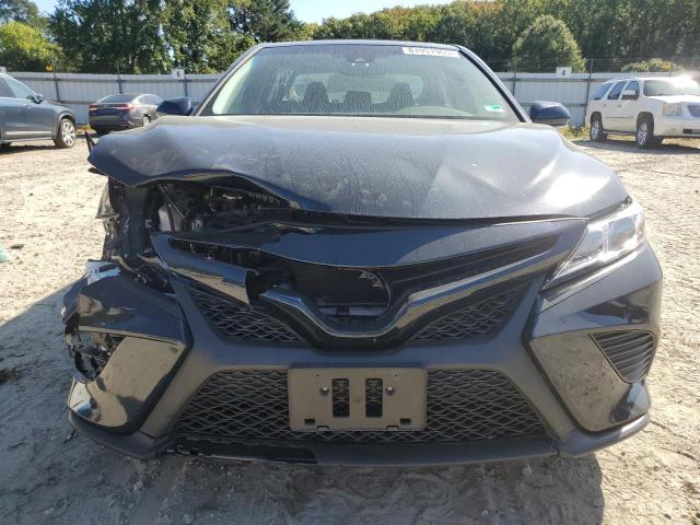 4T1B11HK3JU619988 - 2018 TOYOTA CAMRY L TEAL photo 5