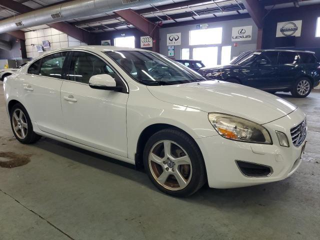 YV1622FS9C2096349 - 2012 VOLVO S60 T5 WHITE photo 4