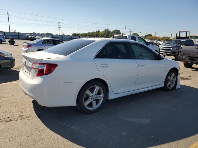 4T1BF1FKXCU574149 - 2012 TOYOTA CAMRY BASE WHITE photo 3