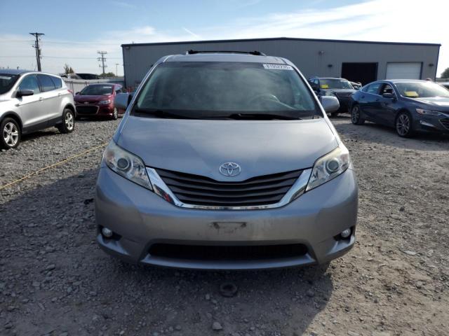 5TDDK3DC7BS012731 - 2011 TOYOTA SIENNA XLE Silber Foto 5