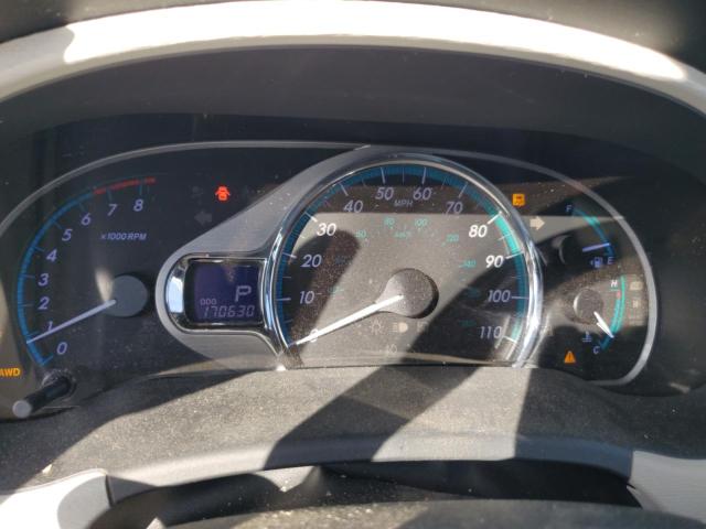 5TDDK3DC7BS012731 - 2011 TOYOTA SIENNA XLE Silber Foto 9