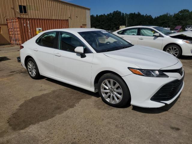 4T1C11AK6LU360494 - 2020 TOYOTA CAMRY LE WHITE photo 4