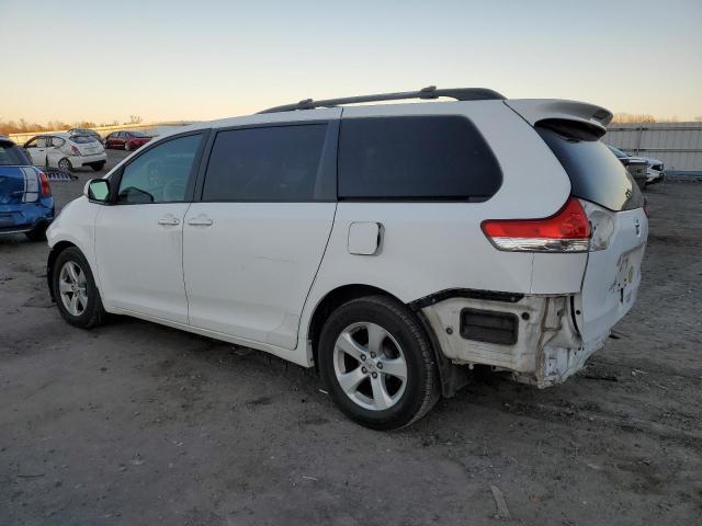 5TDKK3DC4BS122403 - 2011 TOYOTA SIENNA LE WHITE photo 2