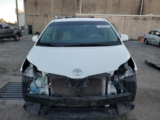 5TDKK3DC4BS122403 - 2011 TOYOTA SIENNA LE WHITE photo 5