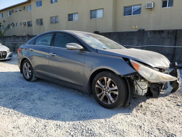 5NPEC4AC4DH660175 - 2013 HYUNDAI SONATA SE Сұр фото 4