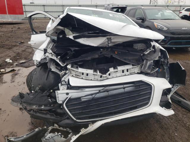 3GNCJKSB1JL372799 - 2018 CHEVROLET TRAX LS WHITE photo 5