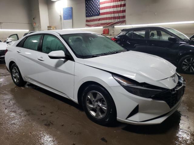 5NPLL4AG4MH042137 - 2021 HYUNDAI ELANTRA SE WHITE photo 4