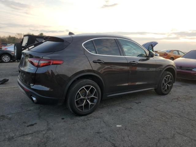 ZASPAKBN8K7C45713 - 2019 ALFA ROMEO STELVIO TI BROWN photo 3