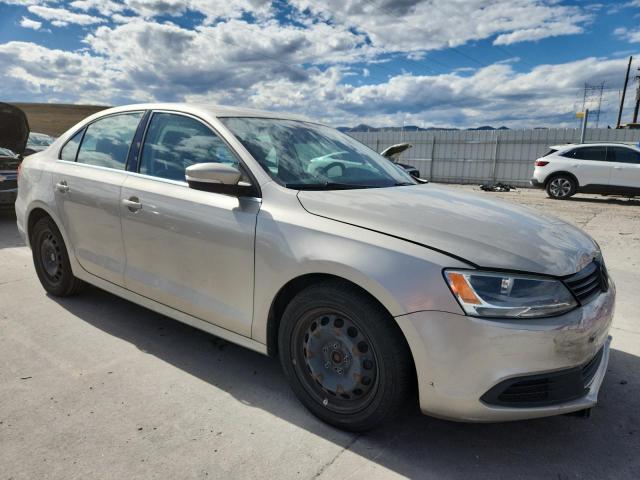 3VWDP7AJ5DM218464 - 2013 VOLKSWAGEN JETTA SE ოქროსფერი ფოტო 4