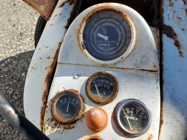 NAA70008 - 1954 FORD TRACTOR WHITE photo 8