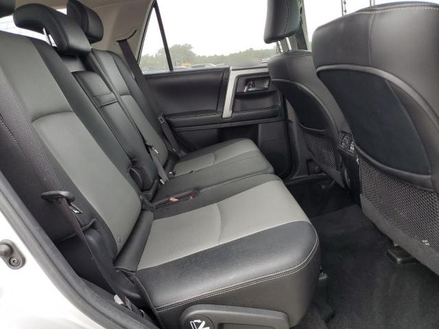 JTEBU5JR3H5439162 - 2017 TOYOTA 4RUNNER SR5/SR5 PREMIUM SILVER photo 11