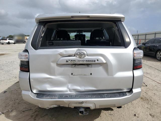 JTEBU5JR3H5439162 - 2017 TOYOTA 4RUNNER SR5/SR5 PREMIUM SILVER photo 6