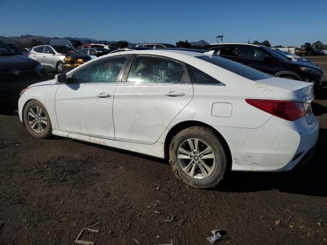 5NPEB4AC3EH940867 - 2014 HYUNDAI SONATA GLS WHITE photo 2