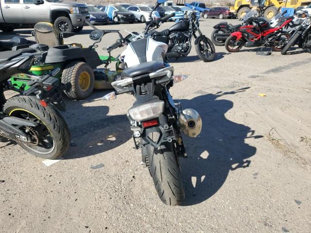 WB30G1100JR856335 - 2018 BMW G310 R WHITE photo 4