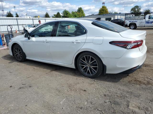 4T1F11AK2PU086178 - 2023 TOYOTA CAMRY XLE WHITE photo 2