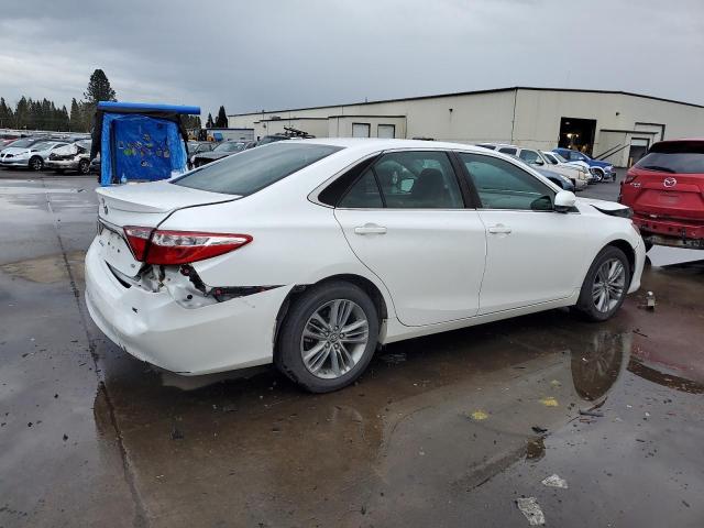 4T1BF1FK8HU349977 - 2017 TOYOTA CAMRY LE WHITE photo 3