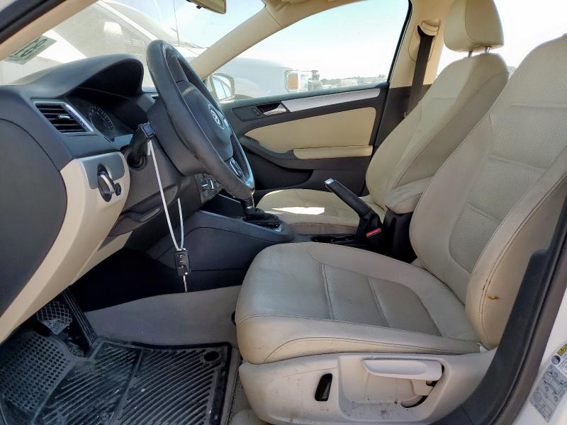 3VWD07AJ9EM437806 - 2014 VOLKSWAGEN JETTA SE WHITE photo 7