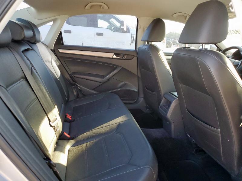 1VWAT7A32FC075607 - 2015 VOLKSWAGEN PASSAT S Күміс фото 10