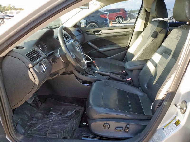 1VWAT7A32FC075607 - 2015 VOLKSWAGEN PASSAT S Күміс фото 7