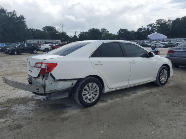 4T1BF1FK6CU523456 - 2012 TOYOTA CAMRY BASE WHITE photo 3