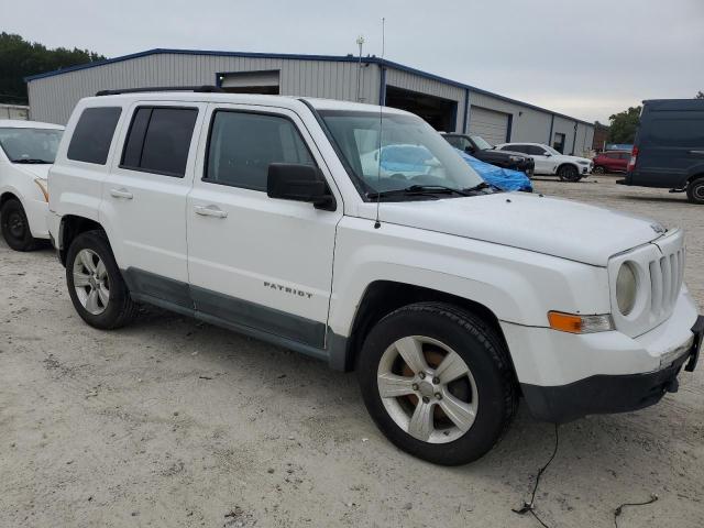 1C4NJPBB7CD507565 - 2012 JEEP PATRIOT SPORT WHITE photo 4