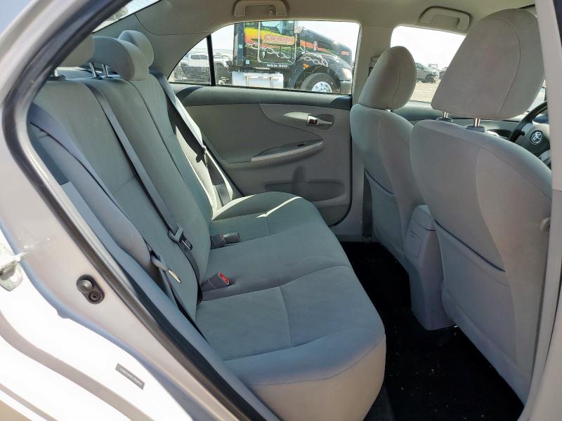 1NXBU4EE8AZ308502 - 2010 TOYOTA COROLLA BASE Сріблястий фото 10