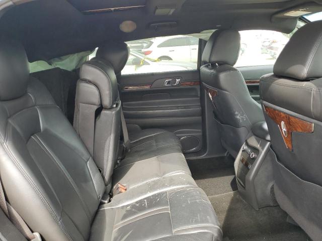 2LMHJ5NK3JBL02423 - 2018 LINCOLN MKT Noir photo 11