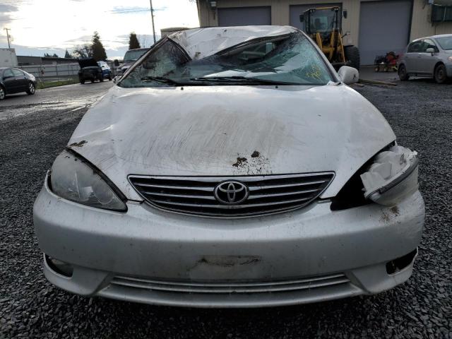 4T1BE30K25U949199 - 2005 TOYOTA CAMRY LE SILVER photo 5