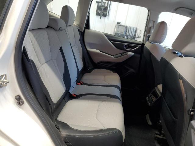 JF2SKACC1KH460174 - 2019 SUBARU FORESTER WHITE photo 11