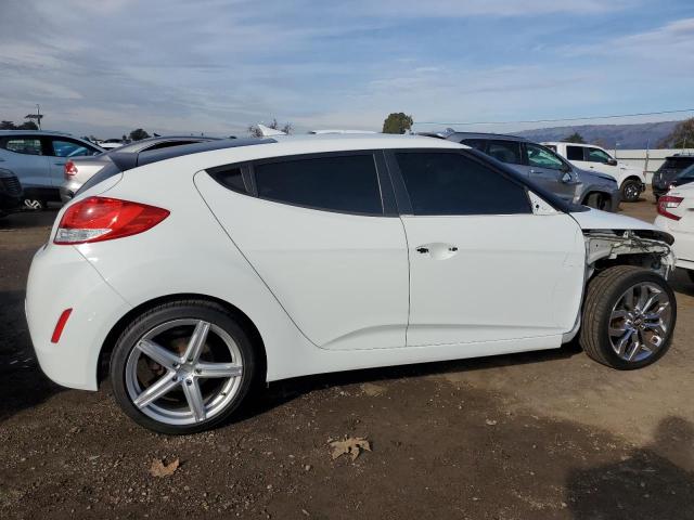 KMHTC6AD8FU218869 - 2015 HYUNDAI VELOSTER WHITE photo 3