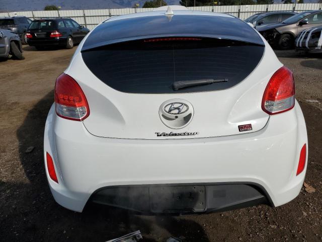 KMHTC6AD8FU218869 - 2015 HYUNDAI VELOSTER WHITE photo 6