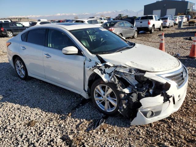 1N4AL3AP8FN371174 - 2015 NISSAN ALTIMA 2.5 WHITE photo 4