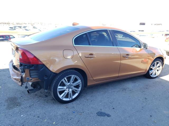 YV1902FHXB2006485 - 2011 VOLVO S60 T6 ORANGE photo 3