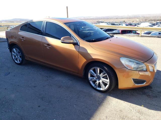 YV1902FHXB2006485 - 2011 VOLVO S60 T6 ORANGE photo 4