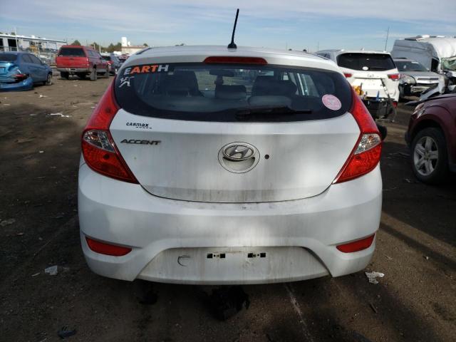 KMHCT5AE3FU208222 - 2015 HYUNDAI ACCENT GS WHITE photo 6