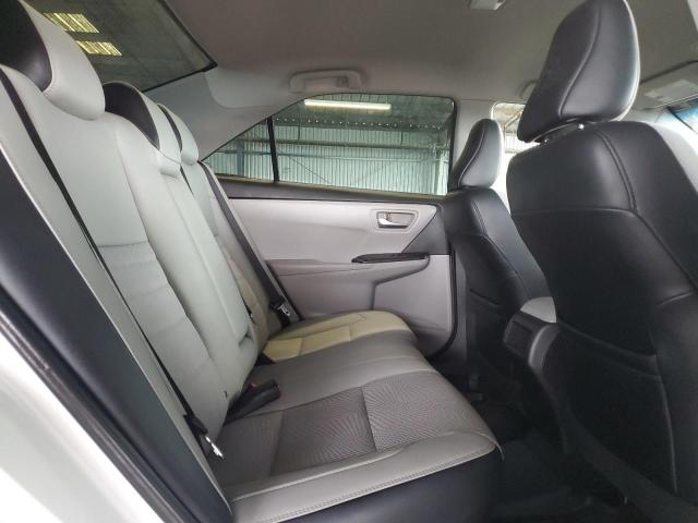 4T1BF1FK2GU129880 - 2016 TOYOTA CAMRY LE თეთრი ფოტო 10