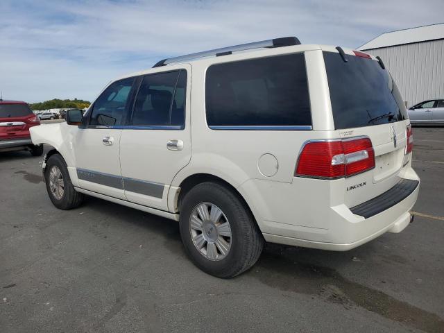 5LMFU28578LJ01579 - 2008 LINCOLN NAVIGATOR WHITE photo 2