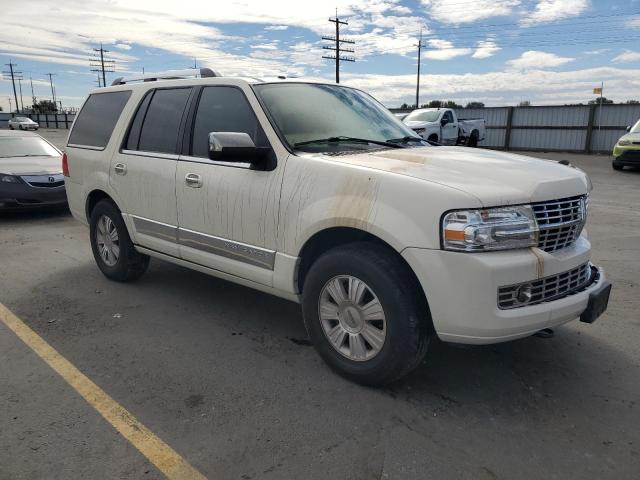 5LMFU28578LJ01579 - 2008 LINCOLN NAVIGATOR WHITE photo 4