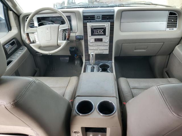 5LMFU28578LJ01579 - 2008 LINCOLN NAVIGATOR WHITE photo 8