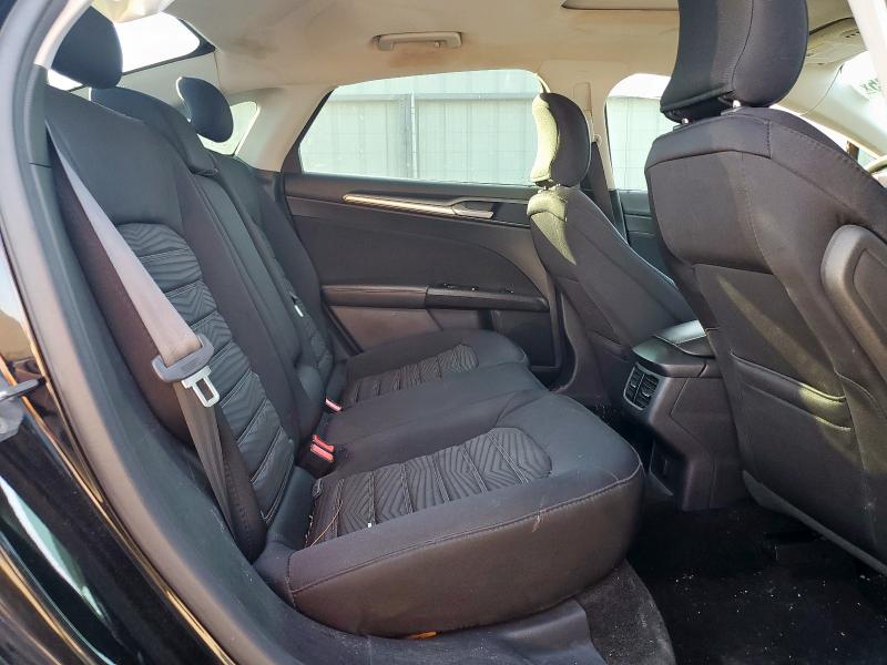 1FA6P0H75G5133881 - 2016 FORD FUSION SE BLACK photo 10