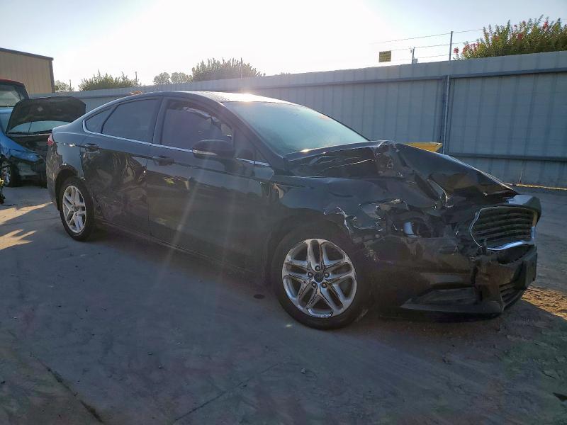 1FA6P0H75G5133881 - 2016 FORD FUSION SE BLACK photo 4