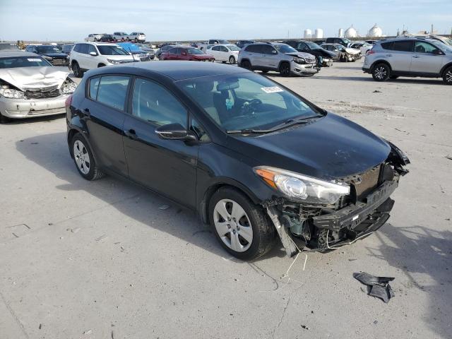 KNAFK5A81G5647264 - 2016 KIA FORTE LX BLACK photo 4