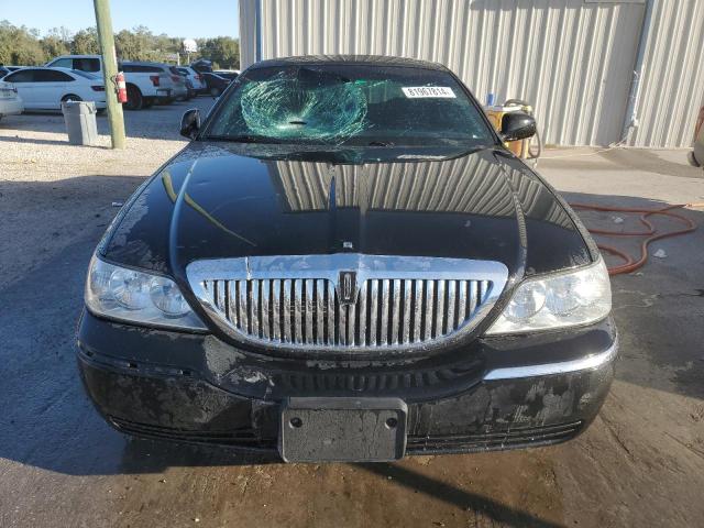 1LNHM81W04Y619127 - 2004 LINCOLN TOWN CAR EXECUTIVE Чорний фото 5