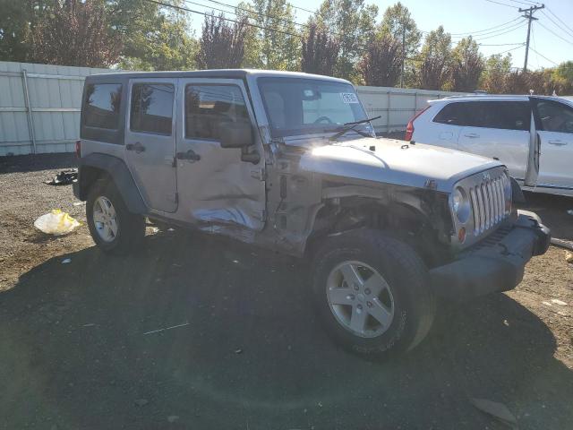 1C4BJWDGXDL699545 - 2013 JEEP WRANGLER U SPORT Srebrny zdjęcie 4